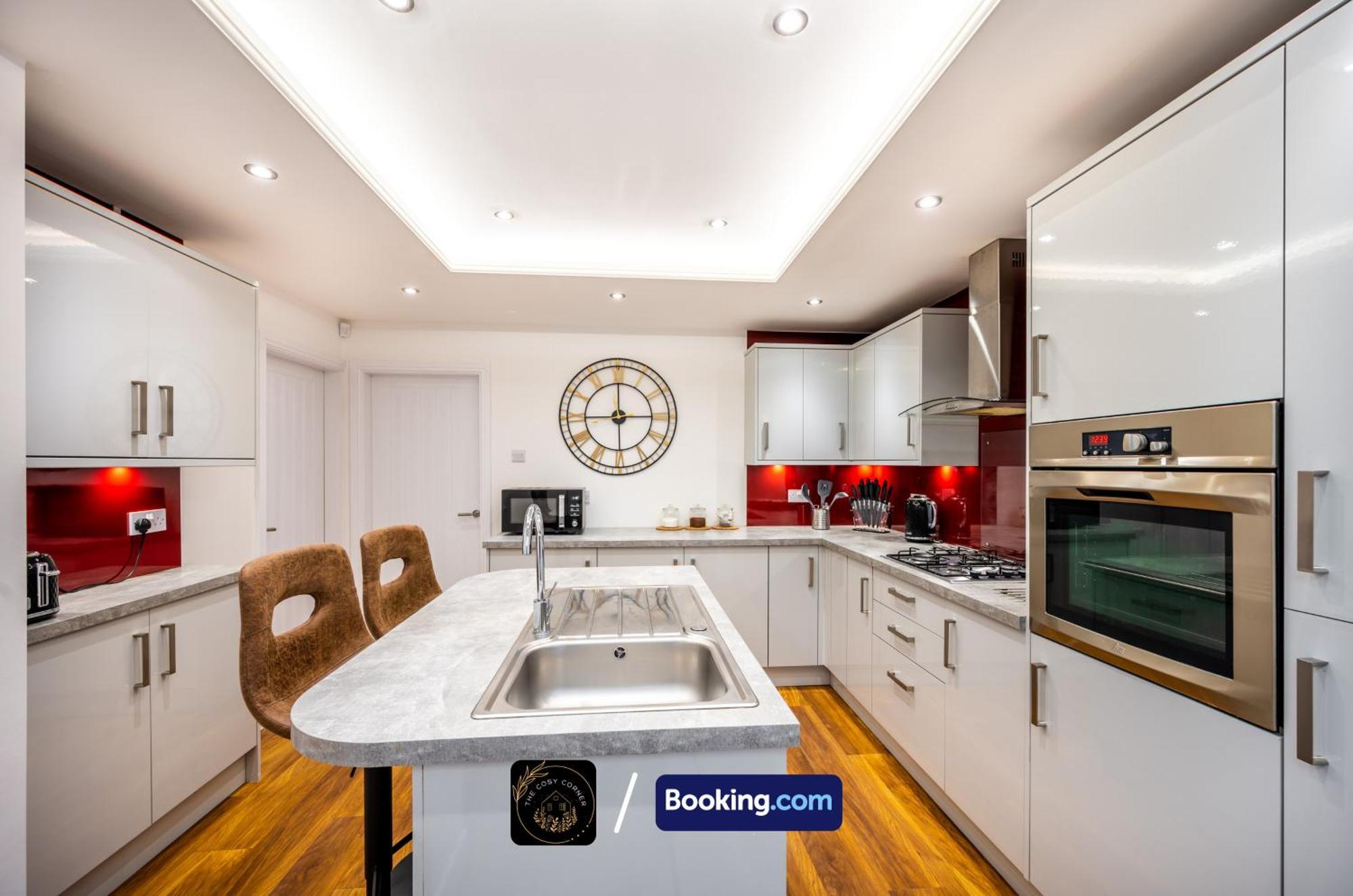 Cosy 3-Bed House, Garden & Free Parking In Stretford Apartment Manchester Exterior photo