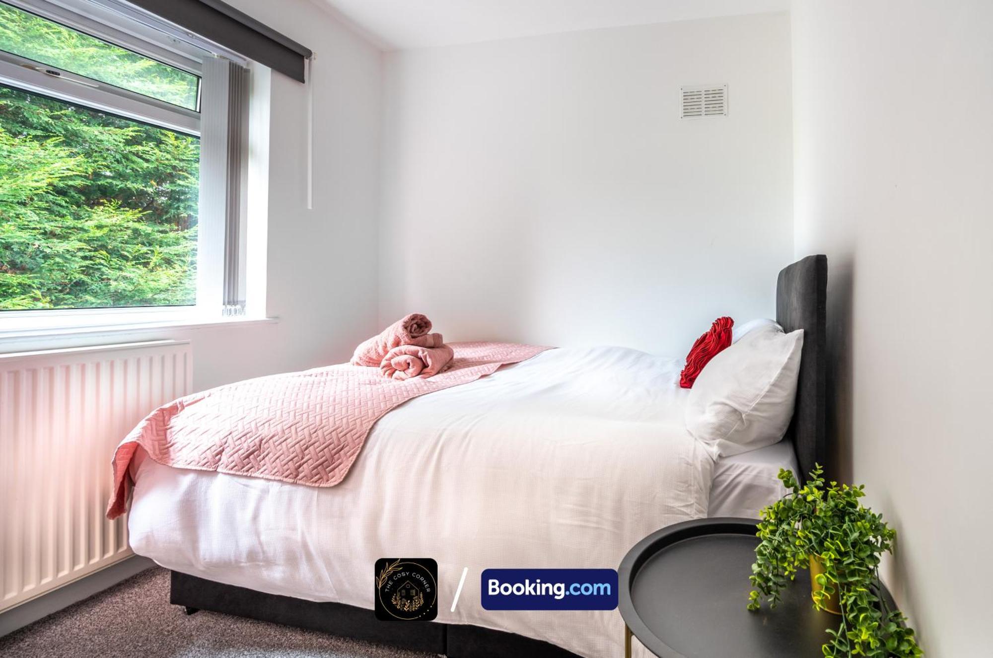 Cosy 3-Bed House, Garden & Free Parking In Stretford Apartment Manchester Exterior photo